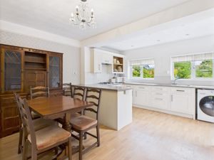 Kitchen / Dining- click for photo gallery